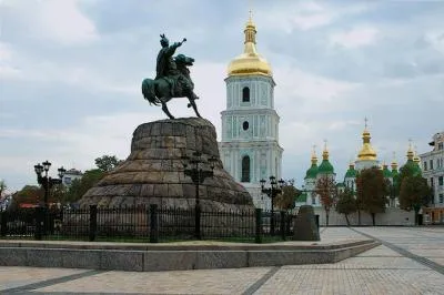 Урок про сучасних авторів та українську поезію