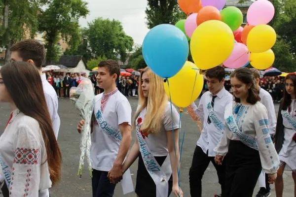 Свято останнього дзвоника у спеціалізованій школі №96
