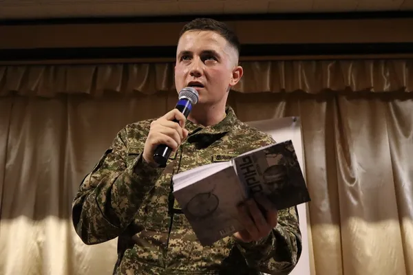 Український репер, поет, військовослужбовць Артем Лоїк