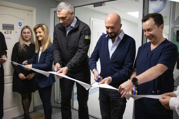 Медичний фронт міцнішає: у Києві відкрили оновлене хірургічне відділення