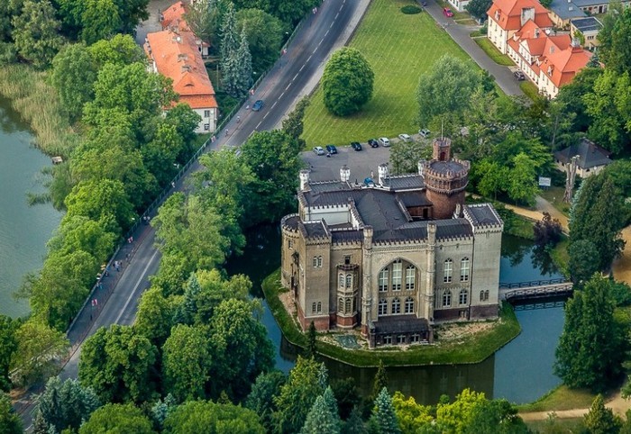 Замок у Курнику — історична пам’ятка Польщі
