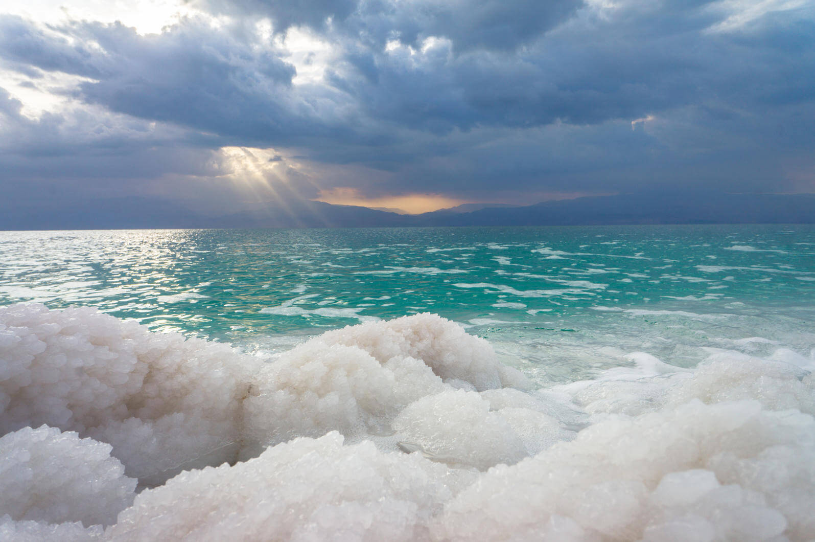 Чому морська вода солона